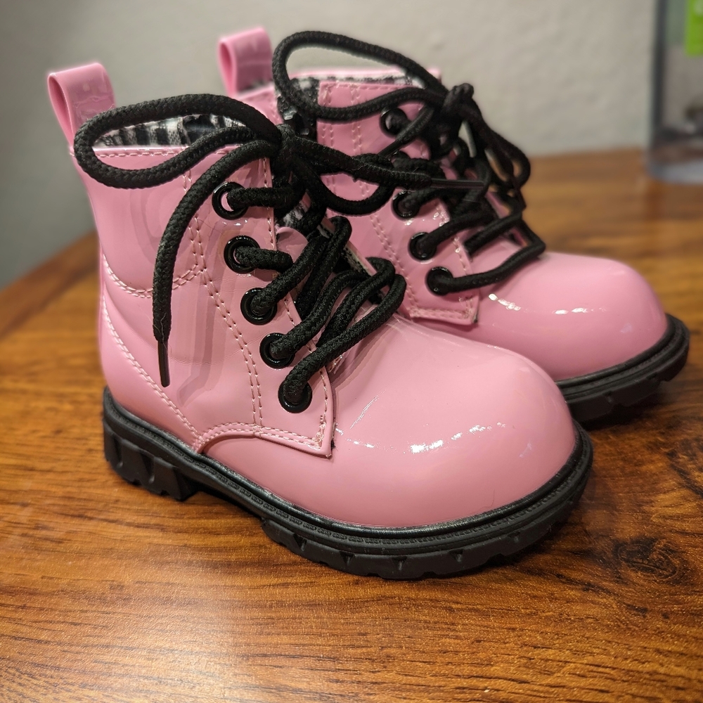 Toddler Sz 5 pink boots
